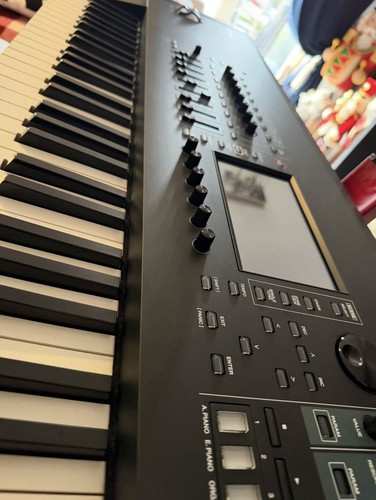 Roland fantom synthesizer - fantom, 8