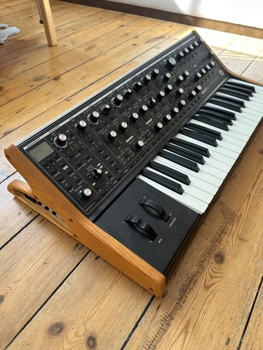 Moog sub synthesiser bob - sub, 37