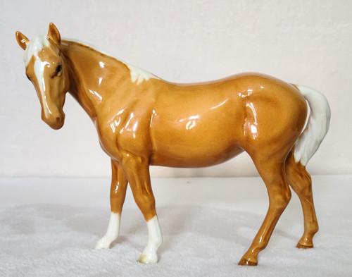 Beswick mare head - beswick, facing