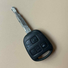 GENUINE TOYOTA 3 BUTTON REMOTE