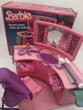 1983 boxed Barbie doll Beauty Salon near complete set - works - sprays water.