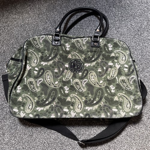 Pretty green weekend travel - green,