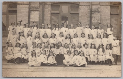 Group school girls believed - group, of