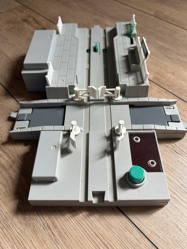 Vintage 1996 tomy - vintage,