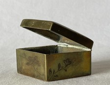 Vintage Small Diamond Shape Hinged Brass Trinket Box Japanese Decoration #O383