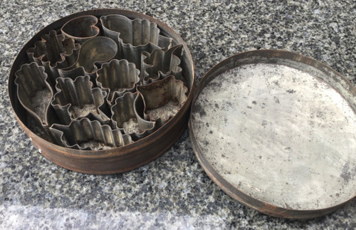 Vintage pastry moulds - , in