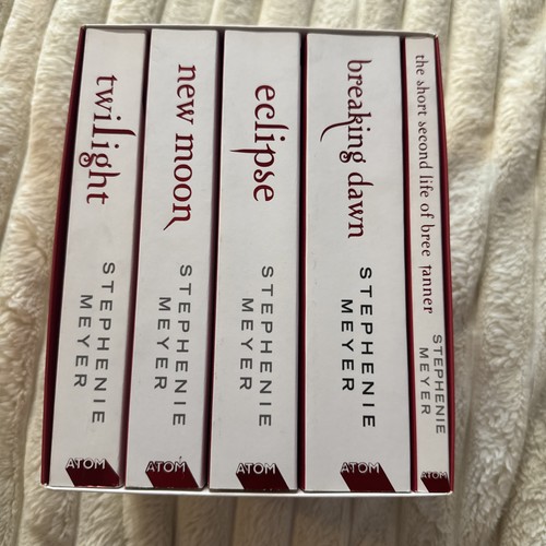 Stephenie meyer books box - stephenie,