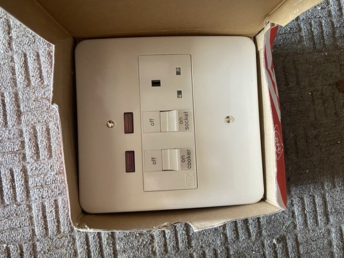 Logic plus k5011whi 45a dp - mk,