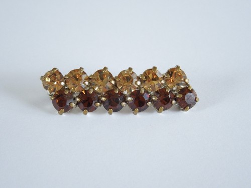 Small costume jewellery brooch