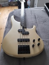 Washburn Chicago 2 Series Bass