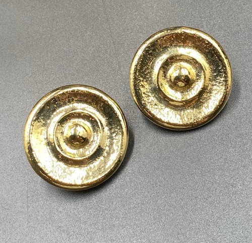 Sphinx signed round gold - round,