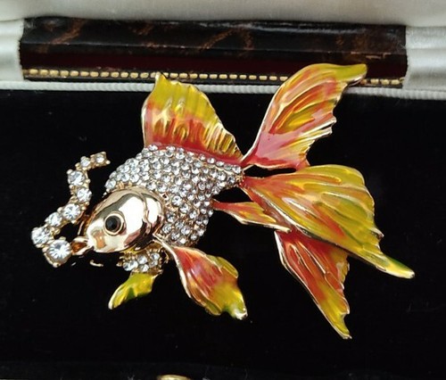 Large gold fish brooch pin - fish,