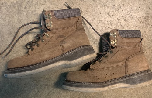 Simms wading river - river, boots