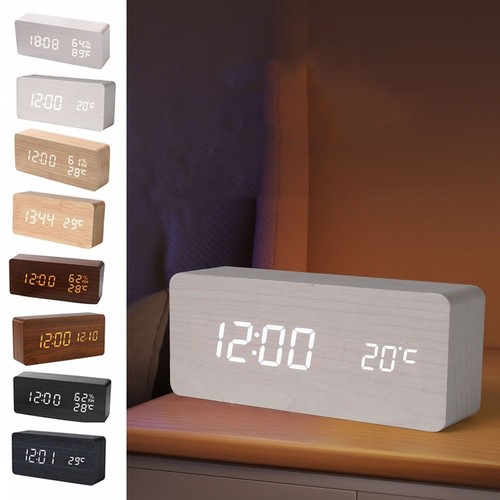 Digital alarmclock with - digital,