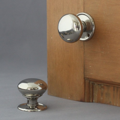 Georgian nickel cottage - cottage, door