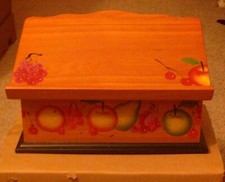 WOODEN RECIPE BOX WITH FRUIT