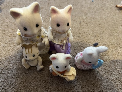 Sylvanian families figures - sylvanian,