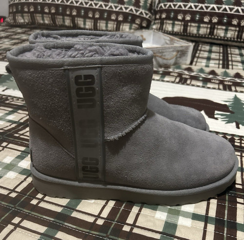 Ugg classic mini - side, ii
