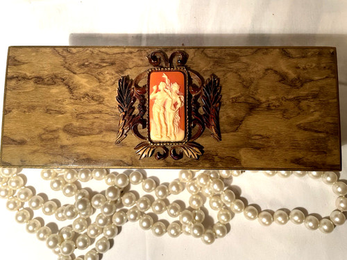 Vintage jewerly music box - jewerly, wood