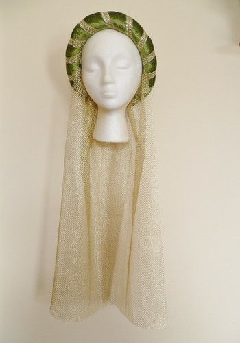 Olive green gold medieval - olive,