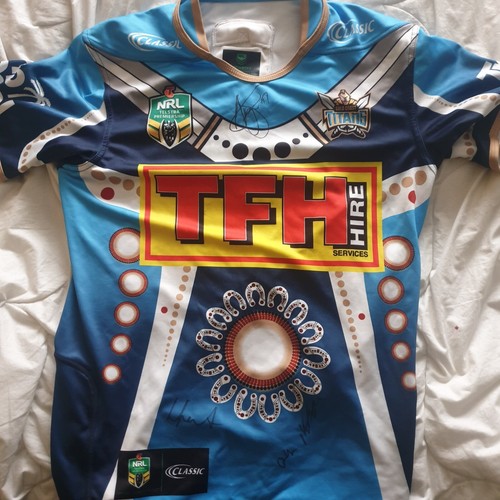 Gold coast titans match - gold,