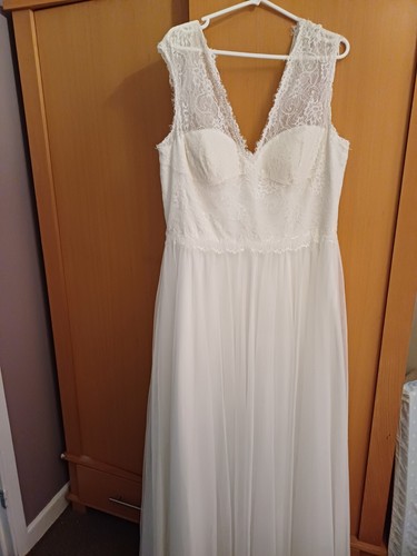 Brand new wedding dress size - dress,