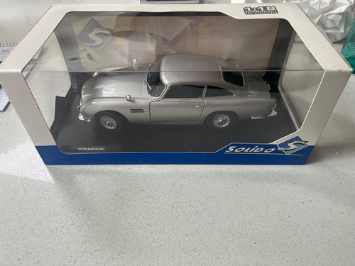 Aston martin db5 silver birch - silver,