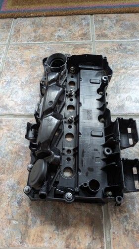 Genuine volvo valve cover - genuine,
