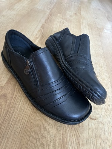 Loretta pavers black - pavers, leather