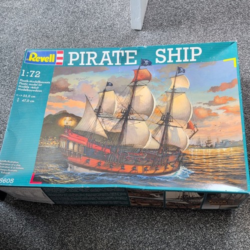 Revell scale pirate - 1/72, ship