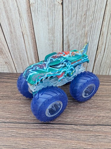 Hot wheels monster trucks - hot,