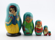 Snow White and dwarfs nesting