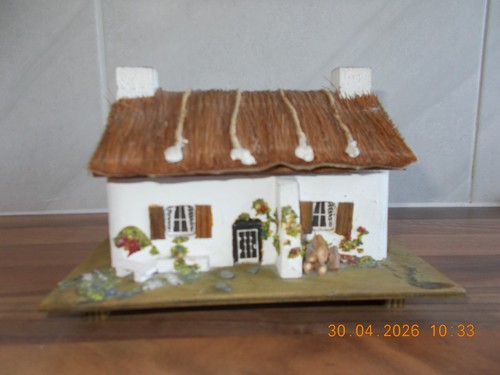 Wooden musical cottage - musical,