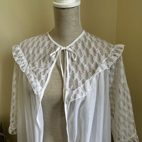 Vintage peignoir robe with