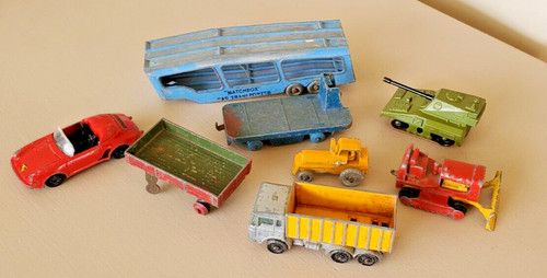 Vintage lot matchbox and - of,