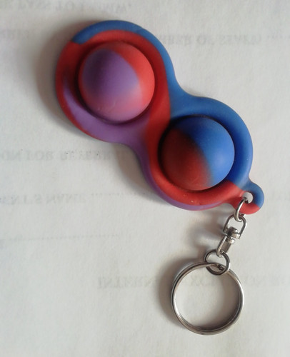 Pop fidget toy keyring - it,