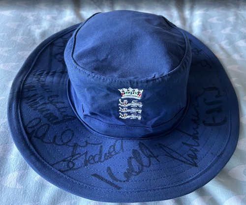 Autographed cricket hat - ,