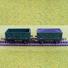 Two 00 Gauge Tri-ang R10 / 13 12 Ton Coal Mineral Ore Wagons for Model Railway