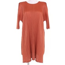 PLEATS PLEASE ISSEY MIYAKE