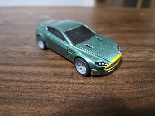 Hot wheels aston - aston, v8