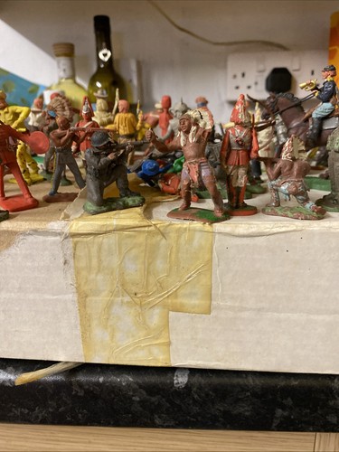 Box assorted soldiers - box, of