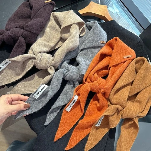Women 100 wool knit - 100%,