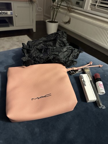 Mac strobe cream - cream, brush