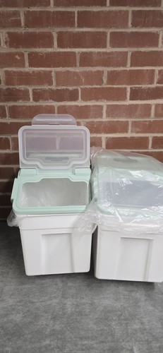 Large white plastic - 2x,