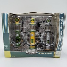Vintage Gearbox John Deere 1920s Wayne Gas Pumps 1/25 Scale Limited Edition