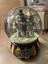Halloween Snow Globe 6” Tk