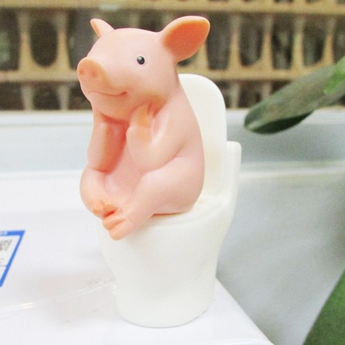 Mini pig figurines toilet - pig,