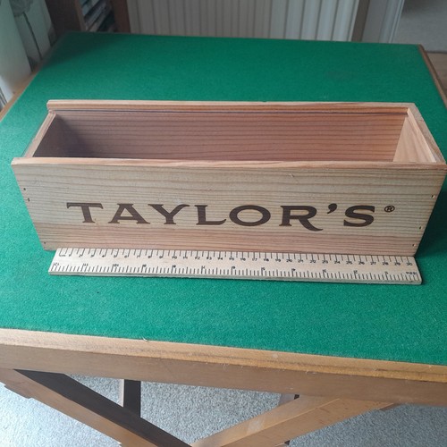 Taylor port wine wooden - taylor's,