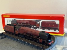 Hornby R2230 LMS 8P Coronation