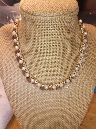 Vintage crown trifari matte - trifari,